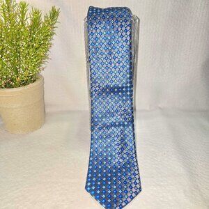 GEOFFREY BEENE SILK TIE BLUE WITH BLUE GRAY DIAMOND DESIGN MENS EUC